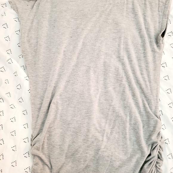 GREAT FIT MATERNITY TOP- MY FAV! - Picture 2 of 5